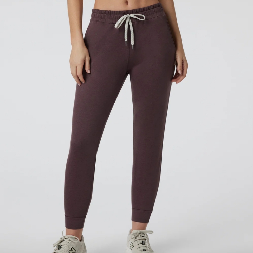 NWT LONG Vuori Women's Performance Jogger Elderberry Heather